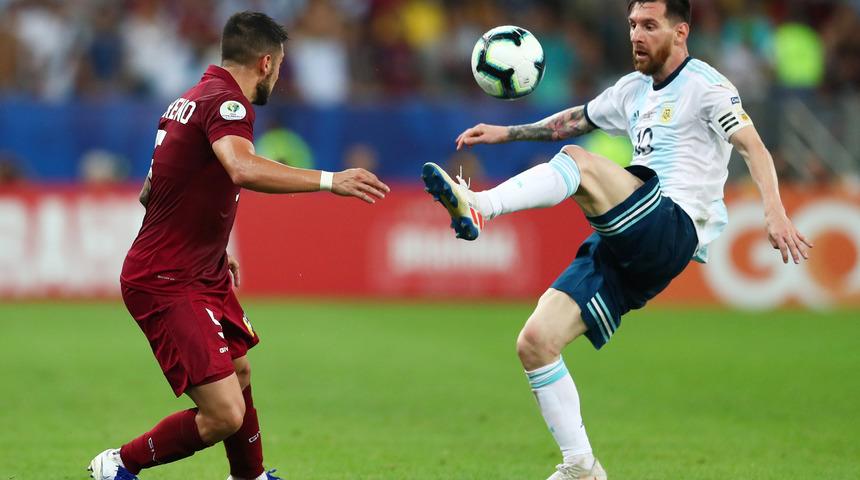 Arjantin adını yarı finale yazdırdı