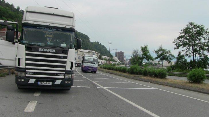 Sarp Sınır Kapısı’nda TIR kuyruğu devam ediyor G1