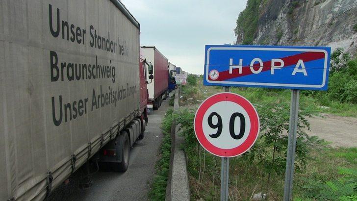 Sarp Sınır Kapısı’nda TIR kuyruğu devam ediyor G3