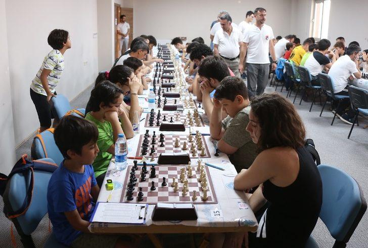 Merkezefendi Belediyesinden ilk satranç turnuvası G3