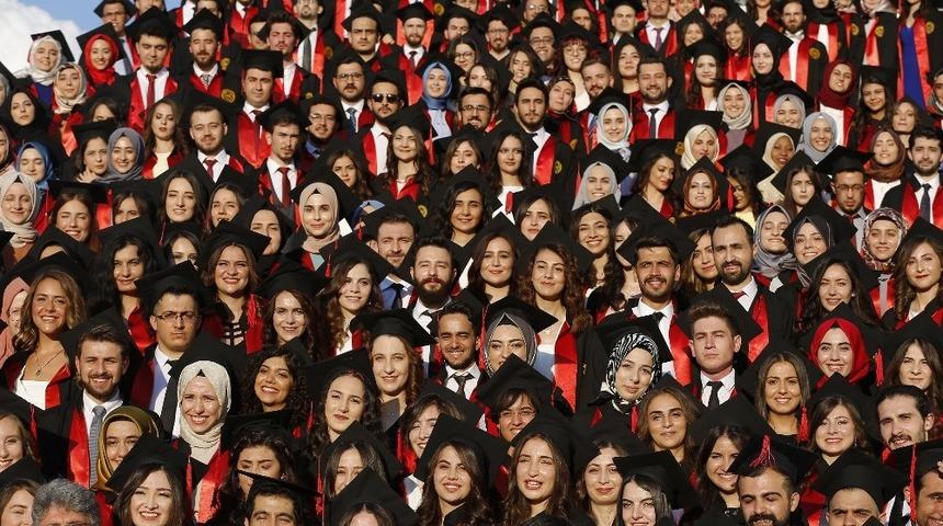 Başkan B&uuml;y&uuml;kkılı&ccedil;, Erciyes &Uuml;niversitesi Tıp Fak&uuml;ltesi&rsquo;nin mezuniyet t&ouml;renine katıldı