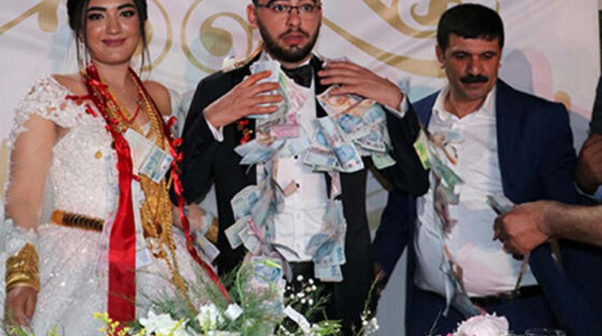 Şanlıurfa'daki düğünde geline 5 kilogram altın takıldı