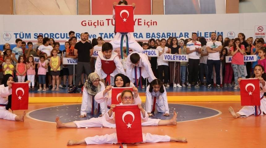 Nevşehir’de yaz spor okulları bin 500 öğrencinin katılımıyla başladı
