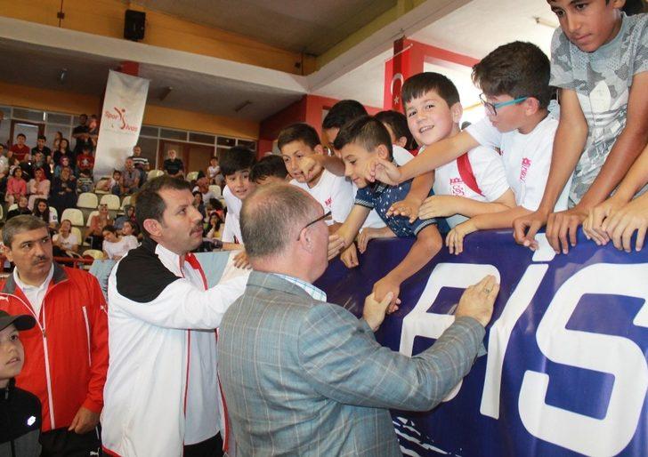 Sivas’ta “İl Spor Merkezleri” açıldı G2