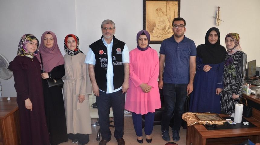 TÜBİTAK yarışmasında yarı finale kalan öğrencilerden Yetimler Kervanı’na ziyaret