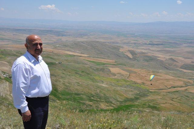 Asma Tepe yamaç paraşütü tutkunlarının yeni gözdesi oldu