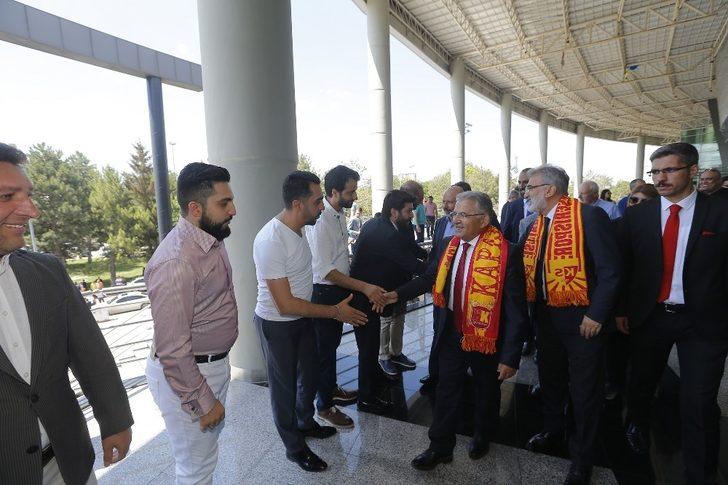 Başkan Büyükkılıç: "Kayserispor’a destek vermeye devam edeceğiz" G2