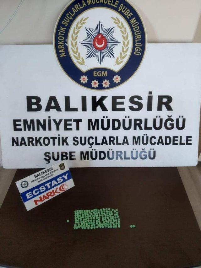 Balıkesir’de tonlarca uyuşturucu ele geçirildi