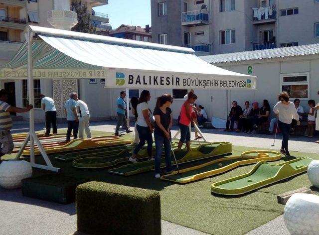 Erdek’te mini golf’ turnuvası yapıldı