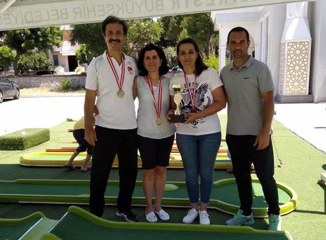 Erdek’te mini golf’ turnuvası yapıldı