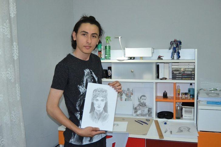 Karakalem resimleri yapan liseli genç, film karakterleri çizmek istiyor G3