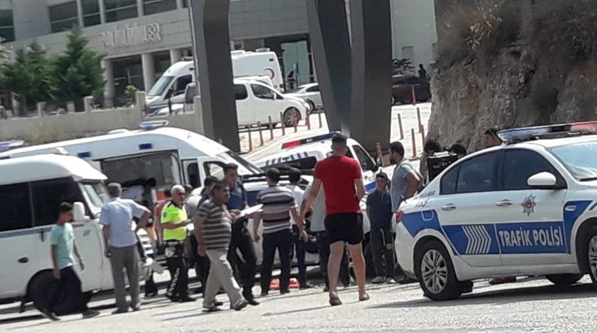 Kozan’da trafik kazası: 3 yaralı