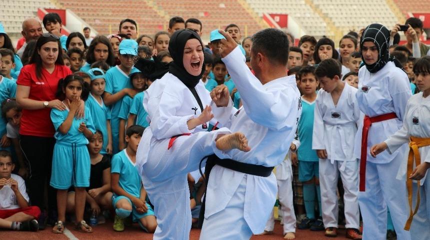 12 bin öğrenciyle yaz spor okulları açıldı