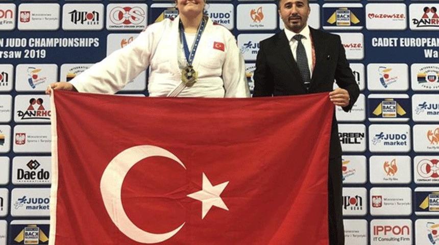 Manisalı judocu Avrupa &uuml;&ccedil;&uuml;nc&uuml;s&uuml; oldu