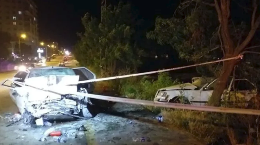 Başkent’te sürücü yanan otomobilde sıkıştı