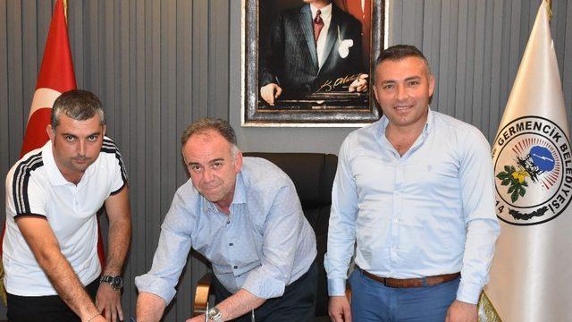 Germencik Belediyesinde toplu iş sözleşmesi imzaladı