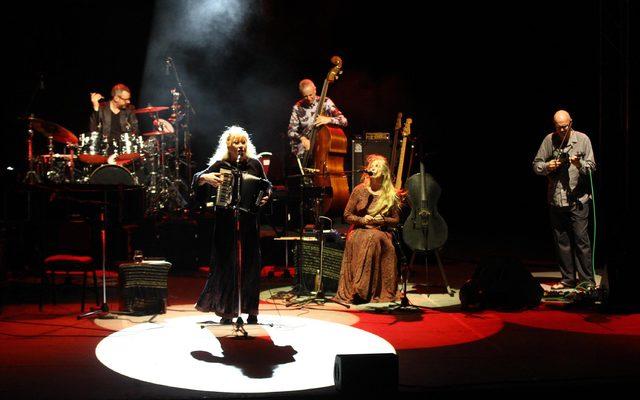 Loreena Mckennitt, İzmirli hayranlarıyla buluştu