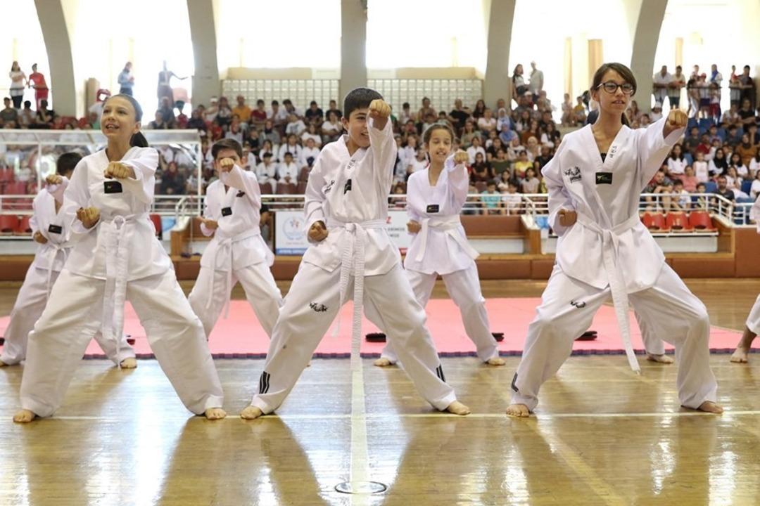 Aydın İl Spor Merkezine g&ouml;rkemli a&ccedil;ılış