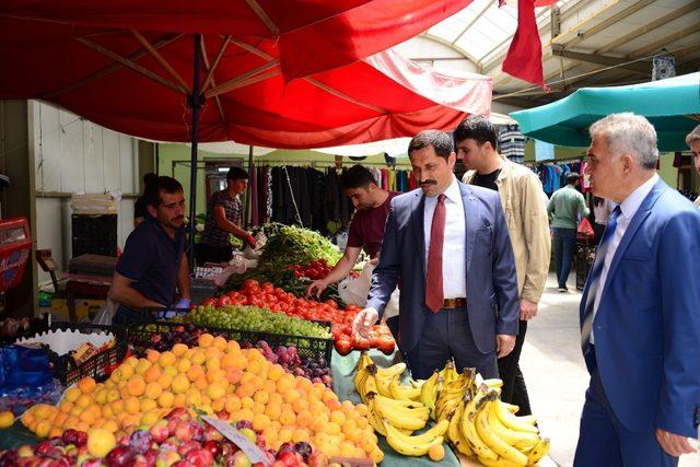 Vali Masatlı pazar esnafını ziyaret ederek sorunları dinledi