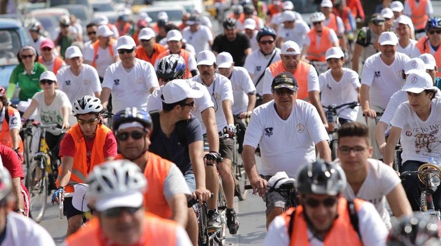 Bisiklet tutkunları Karşıyaka&rsquo;da buluşuyor