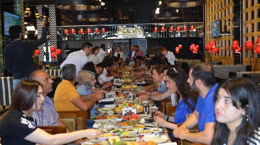 Uluslararası Kıbrıs &Uuml;niversitesi eğitimcilerle bir araya geldi