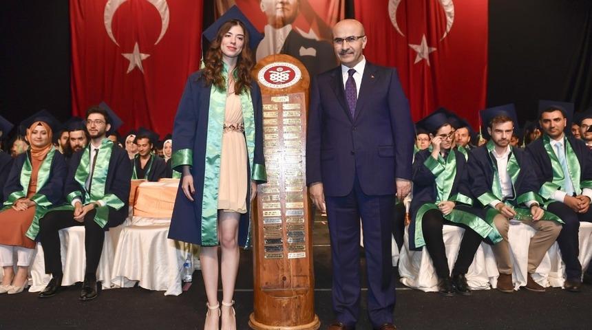 Vali Demirtaş&rsquo;tan gen&ccedil; hekimlere nasihat