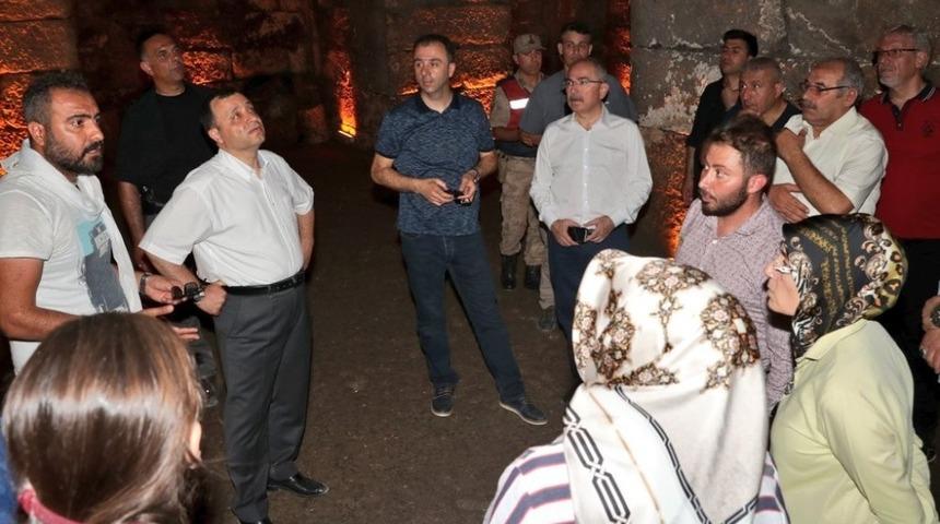 Anayasa Mahkemesi Başkanı Prof. Dr. Z&uuml;ht&uuml; Arslan Mardin&rsquo;de