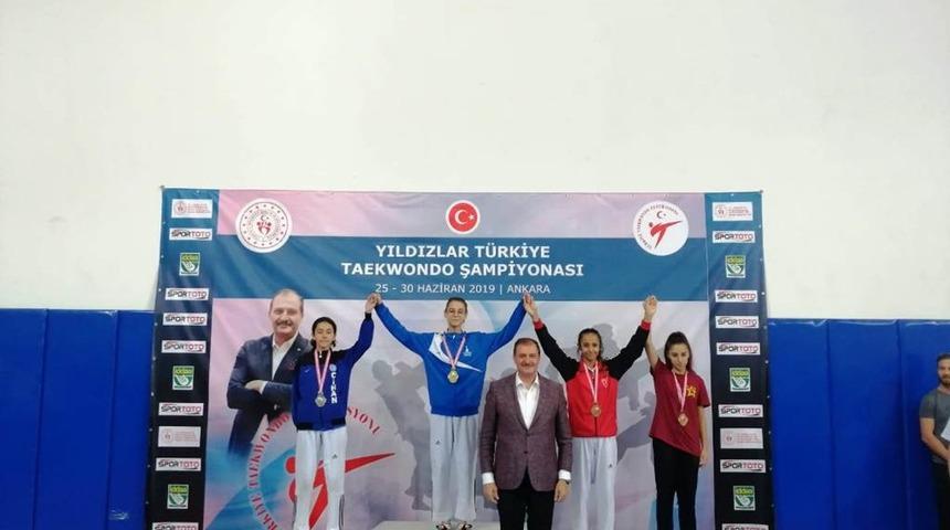 Denizlili sporcudan T&uuml;rkiye şampiyonasında 3.&rsquo;l&uuml;k gururu