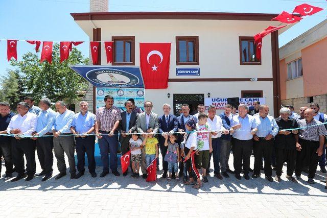 Uğurtepe Cami hizmete açıldı