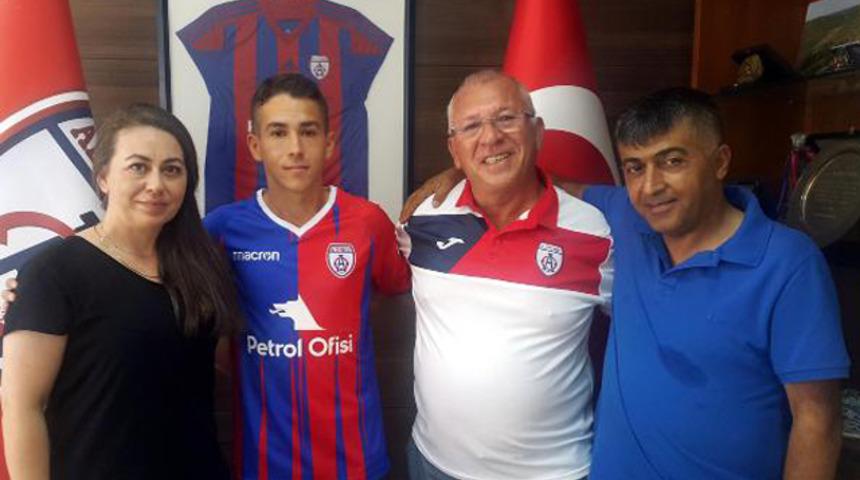 Altınordu Yiğit Emre ile imzaladı