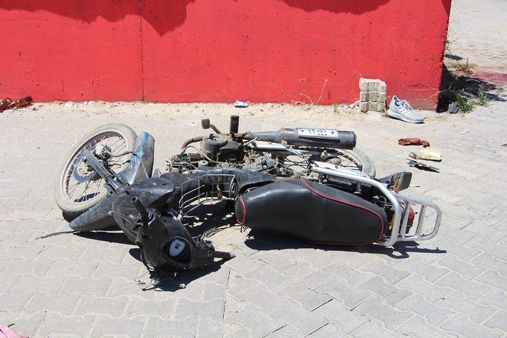 Manisa’da motosiklet kamyonetle çarpıştı: 1’i ağır 2 yaralı G4