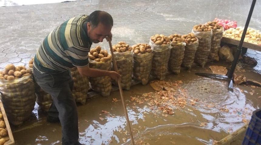 Fatsa’da sağanak yağış