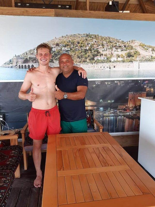 Yılın transferi Frenkie de Jong’un Alanya’da su sporları keyfi