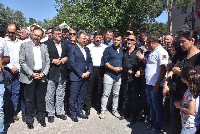 Şehit Jandarma Teğmen Dolunay, İzmir'de son yolculuğa uğurlandı (2)