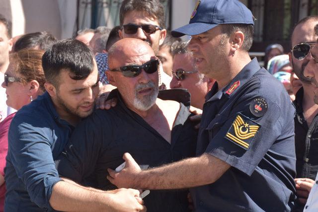 Şehit Jandarma Teğmen Dolunay, İzmir'de son yolculuğa uğurlandı (2)