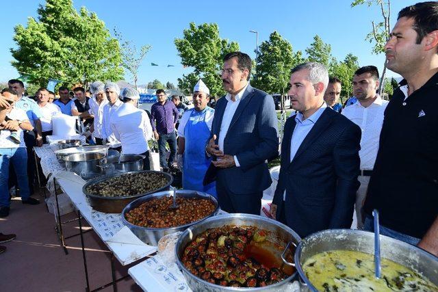 Yeşilyurt’un ünlü yemekleri Kiraz Festivalinde beğeniye sunuldu