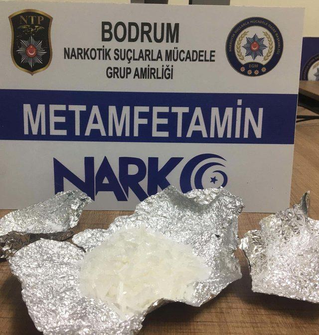 Bodrum'da otomobille uyuşturucu sevkiyatına 3 gözaltı