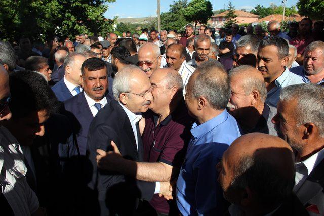 Kemal Kılıçdaroğlu, Kırşehir'de CHP'li belediyeleri ziyaret etti
