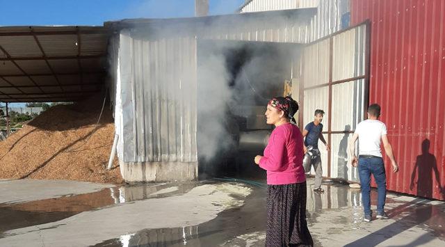 Defne yaprağı işleme fabrikasında 3 yılda ikinci yangın