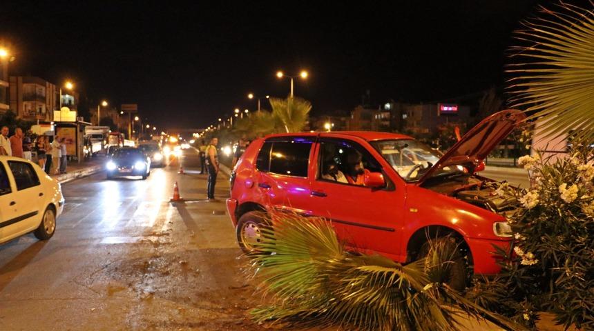 Makas atan araç ortalığı birbirine katıp kaçtı