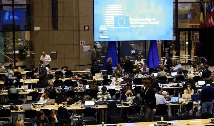 AB Liderler Zirvesi'nde ilginç görüntüler G5