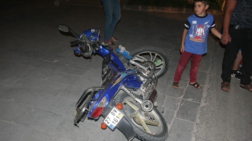 Kilis&rsquo;te motosiklet ile otomobil &ccedil;arpıştı: 1 yaralı