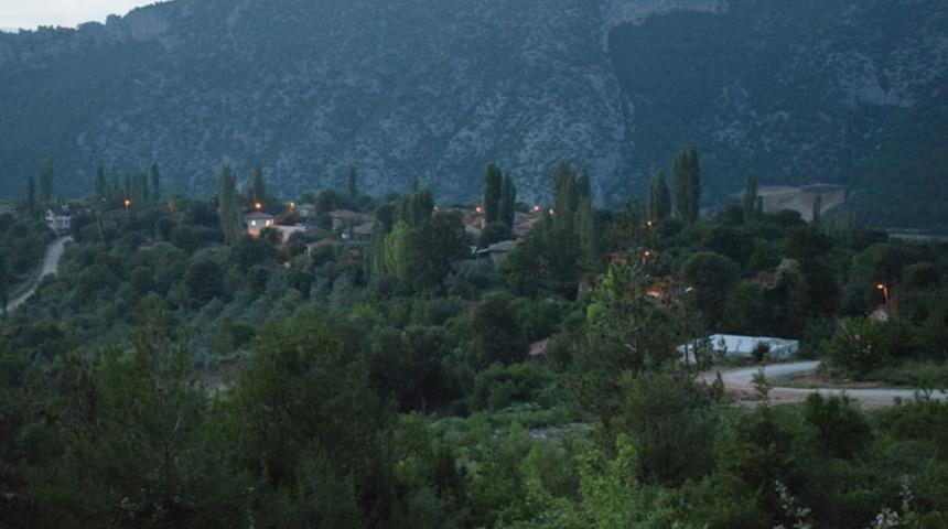 Otantik köy 'film seti' köylüler 'figüran' oldu