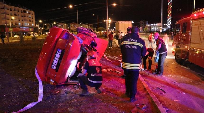 Düğün konvoyunda kaza: ölü sayısı 2 oldu