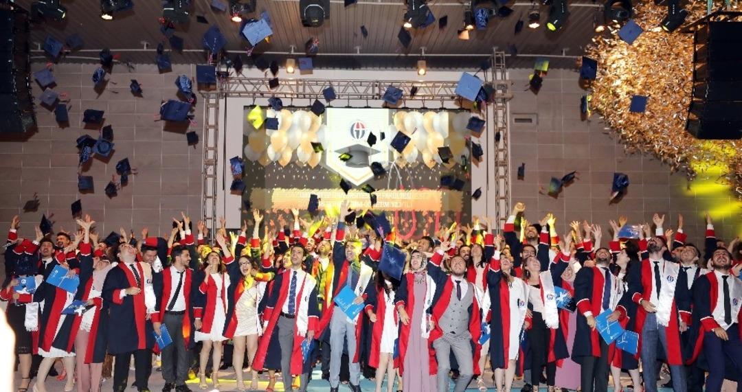 GA&Uuml;N Tıp&rsquo;tan sağlık ordusuna 166 hekim