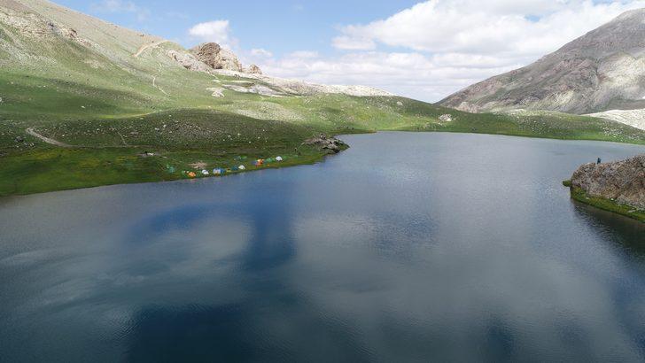 Bolkar Gölü'nde mest eden güzellik G2