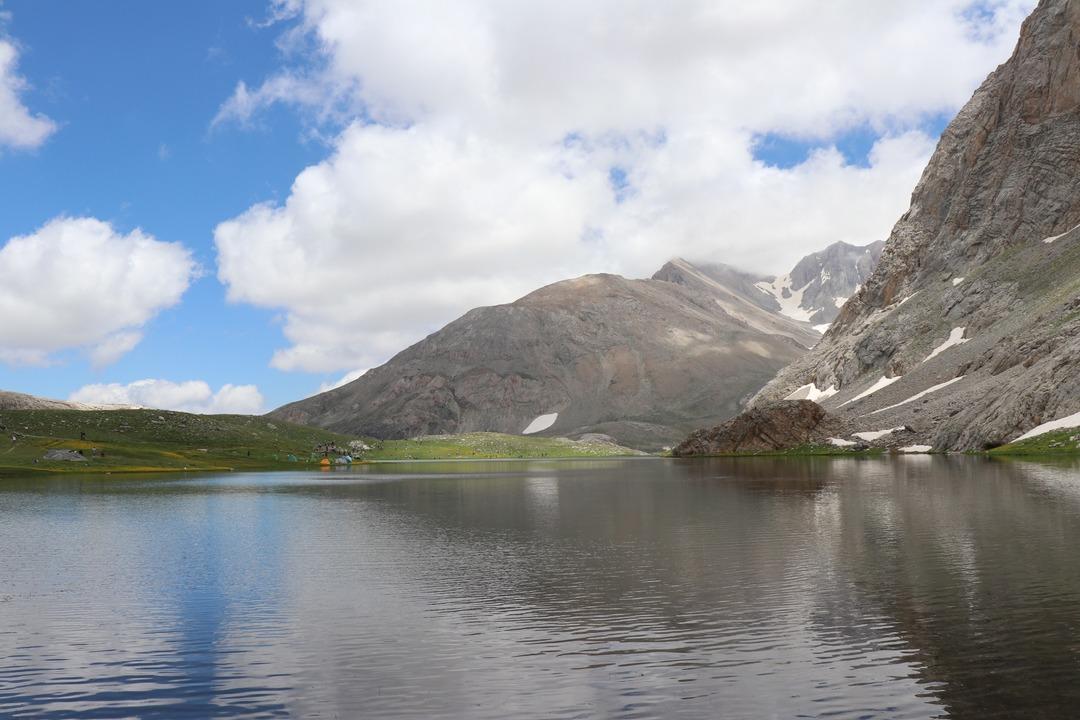 Bolkar G&ouml;l&uuml;'nde mest eden g&uuml;zellik