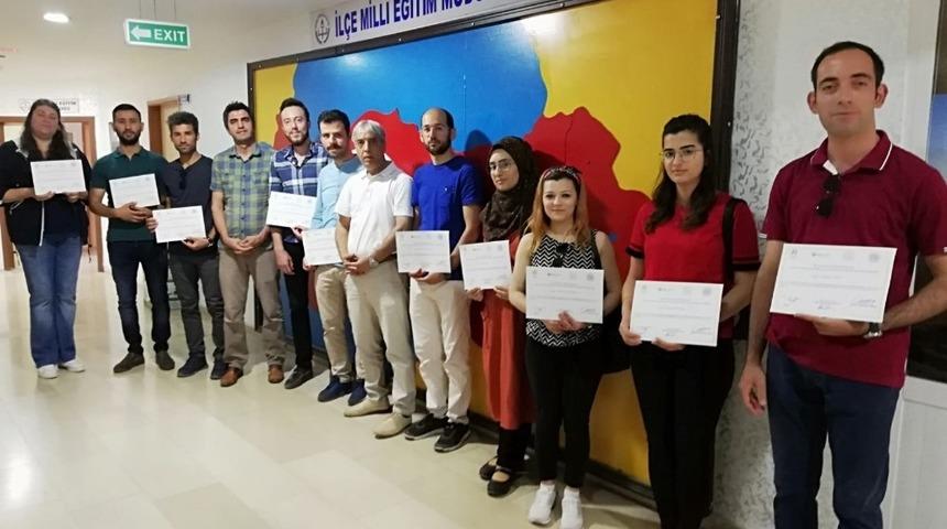 “Robotik Kodlama” eğitimi alan öğretmenlere sertifika verildi