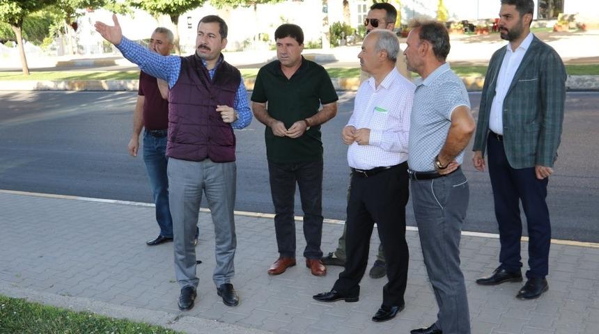 Baydilli sahada vatandaşları dinlemeye devam ediyor