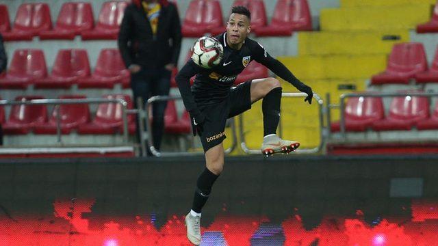 Yukatel Denizlispor'un yeni hedefi Tjaronn Chery